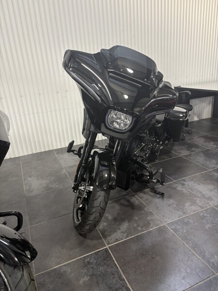 2024 Street Glide 117CI only 452kms!