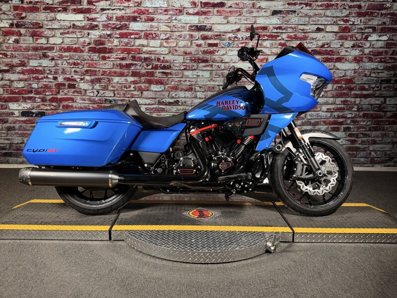 Harley-Davidson® CVO Road Glide ST 2026 FLTRXSTSE ELECTRIC COAST W/ PINSTRIPE