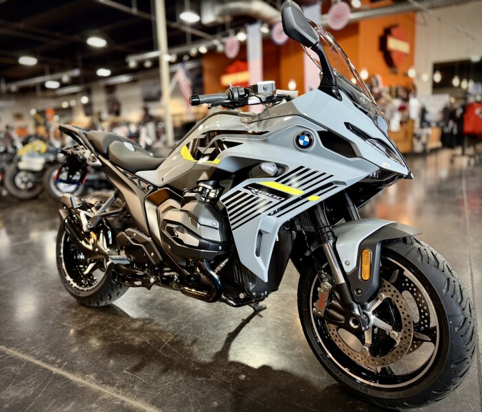 2026 BMW Motorrad R 1300 RS Brooklyn Gray Metallic