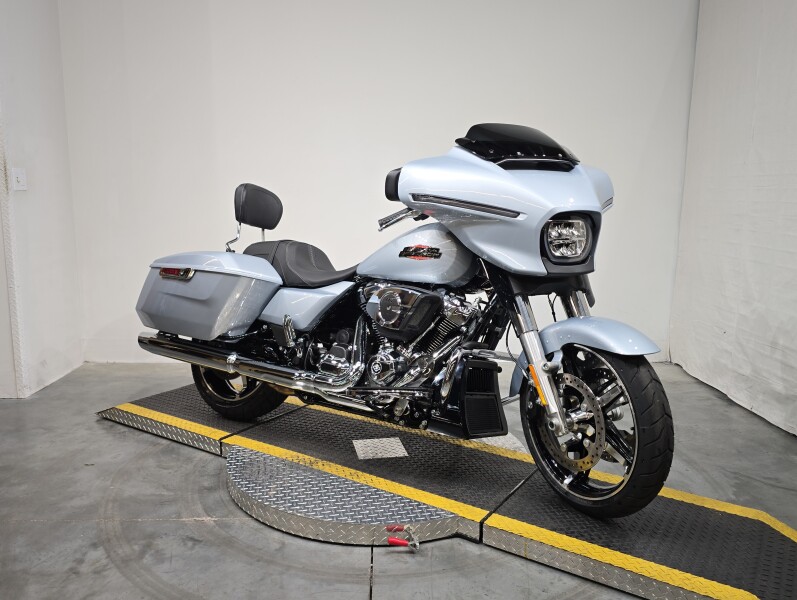 FLHX 2025 Street Glide™