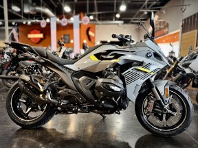 2026 BMW Motorrad R 1300 RS Brooklyn Gray Metallic thumb 3
