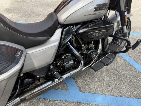 FLHXSE 2023 CVO™ Street Glide® thumb 2