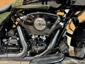 2026 Harley-Davidson® Road Glide® Olive Steel Metallic / Vivid Black Black Trim FLTRX thumb 2