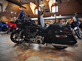 2026 Harley-Davidson® Street Glide® Midnight Ember Chrome Trim thumb 3