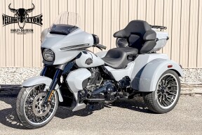 2026 Harley-Davidson® Street Glide 3 Limited Dark Billiard Gray Black Trim thumb 1