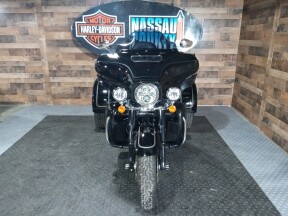 2023 Harley-Davidson® Tri Glide® Ultra Vivid Black thumb 3