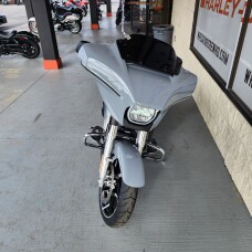2026 Harley-Davidson® Street Glide® thumb 3