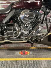 Harley-Davidson® Street Glide® Special 2015 FLHXS BLACK W/ PINSTRIPE thumb 2