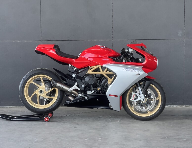 2021 MV AGUSTA SUPERVELOCE RED