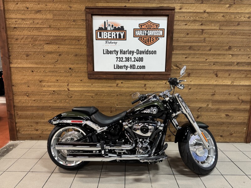 2026 Harley-Davidson® Fat Boy® Olive Steel Metallic / Vivid Black Chrome Trim FLFB