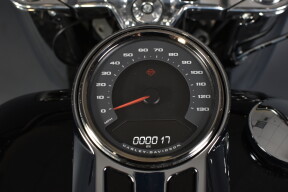 2025 Harley-Davidson® Fat Boy® FLFB thumb 3