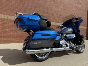 2026 Harley-Davidson® CVO Street Glide Limited Electric Coast CVO Two-Tone thumb 0