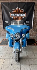 2011 Harley-Davidson® Tri Glide™ Ultra Classic® FLHTCUTG Cool Blue Pearl thumb 2