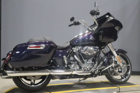 2025 Harley-Davidson® Road Glide™ FLTRX thumb 3