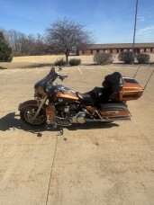 Harley-Davidson® Electra Glide® Ultra Classic® 2008 FLHTCU 105th Anniversary Copper Pearl & Vivid Bl thumb 0
