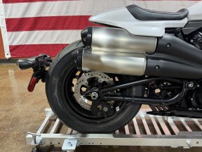 Harley-Davidson® Sportster® S 2026 RH1250S WHITE ONYX PRL thumb 1