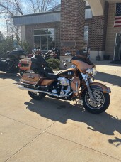 Harley-Davidson® Electra Glide® Ultra Classic® 2008 FLHTCU 105th Anniversary Copper Pearl & Vivid Bl thumb 3
