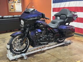 Harley-Davidson® Street Glide Limited 2026 FLHXL PRPLE ABYSS/BLK W/ PINSTRIP thumb 0