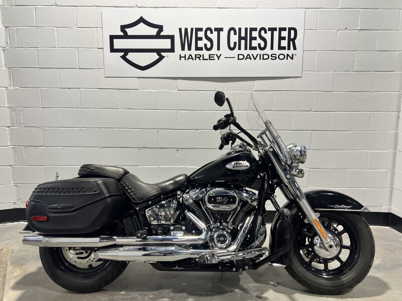 2022 Harley-Davidson® Heritage Classic 114 Vivid Black FLHCS