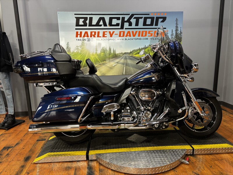 2018 Harley-Davidson® CVO™ Limited ODYSSEY BLUE W/PINSTRIPE