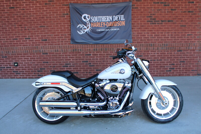 2026 Harley-Davidson® Fat Boy® White Onyx Pearl Chrome Trim