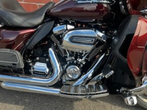 2019 Harley-Davidson® Road Glide® Ultra FLTRU thumb 3