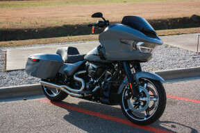 2026 Harley-Davidson® Road Glide™ FLTRX thumb 3