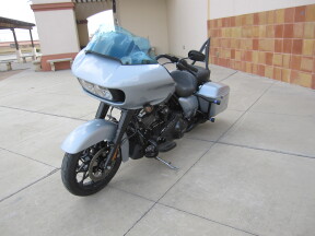 2023 Harley-Davidson® Road Glide® Special Atlas Silver Metallic - Black Finish thumb 2
