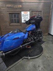 2026 Harley-Davidson® CVO Street Glide ST ELECTRIC COAST W/ PINSTRIPE thumb 3