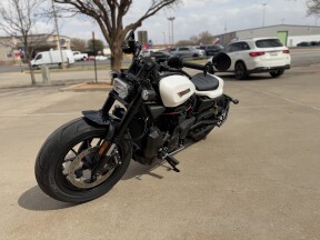 2026 Harley-Davidson® Sportster® S White Onyx Pearl Black Trim thumb 0