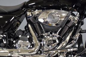 2025 Harley-Davidson® Road Glide™ FLTRX thumb 2