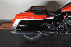 2024 Harley-Davidson® CVO™ Road Glide® FLTRXSE thumb 3