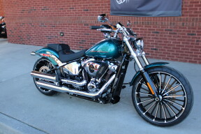 2026 Harley-Davidson® Breakout® Teal Thunder Chrome Trim thumb 3