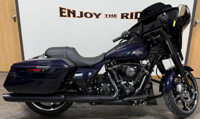 2025 Harley-Davidson® Street Glide® Mystic Shift