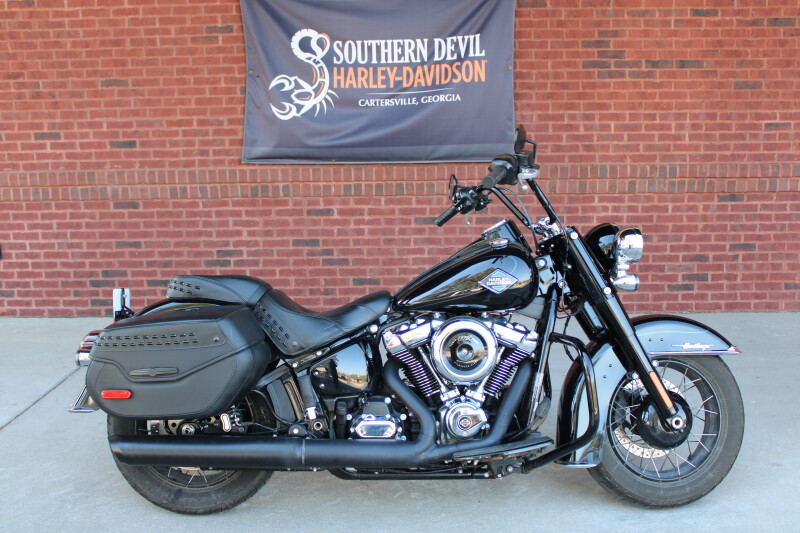 2025 Harley-Davidson® Heritage Classic Vivid Black w/Laced Wheels