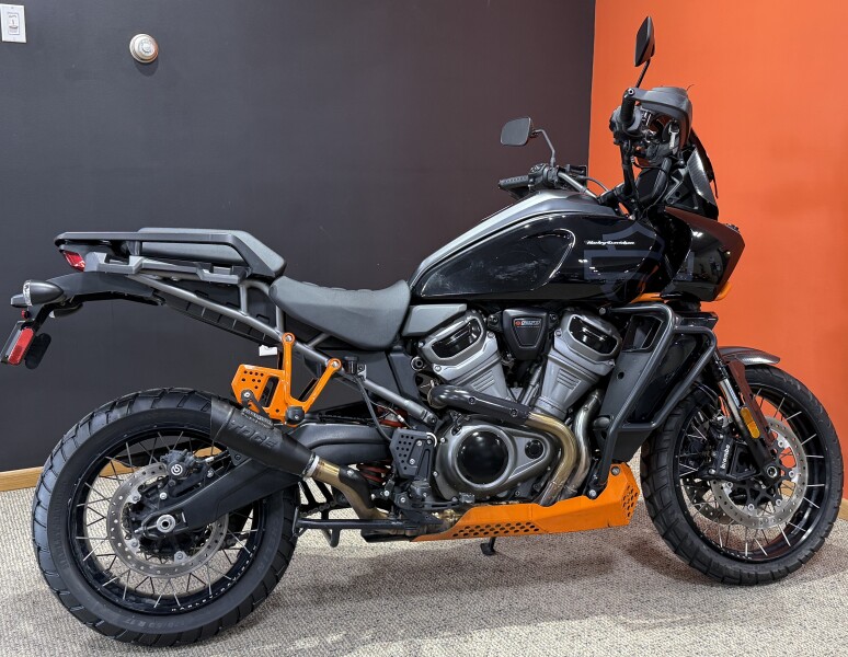 2022 Harley-Davidson® Pan America™ 1250 Special Black