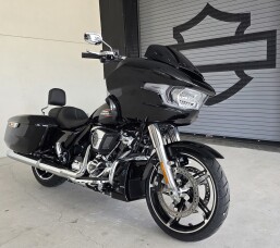 2026 Harley-Davidson® Road Glide™ thumb 3