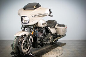 2023 Harley-Davidson® CVO™ Street Glide® FLHXSE thumb 1