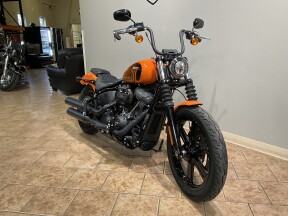 2024 Harley-Davidson® Street Bob® 114 Baja Orange  FXBBS thumb 2
