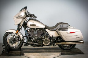 2023 Harley-Davidson® CVO™ Street Glide® FLHXSE thumb 0