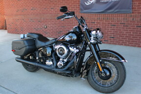 2025 Harley-Davidson® Heritage Classic Vivid Black w/Laced Wheels thumb 3