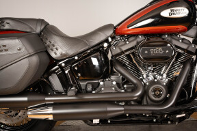 2024 Harley-Davidson® Heritage Classic FLHCS thumb 2