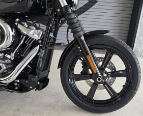 2026 Harley-Davidson® Street Bob® thumb 2