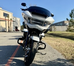 2026 Harley-Davidson® Road Glide™ FLTRX thumb 3