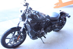 2023 Harley-Davidson® Nightster™ Vivid Black thumb 1