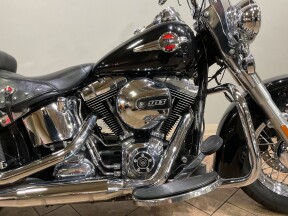 2017 Harley-Davidson® Heritage Softail® Classic Vivid Black  FLSTC thumb 3