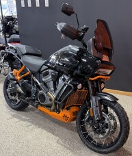 2022 Harley-Davidson® Pan America™ 1250 Special Black thumb 3