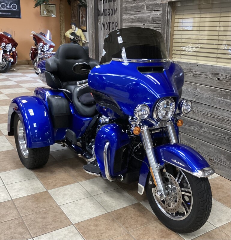 2024 Harley-Davidson® Tri Glide® Ultra Blue Burst