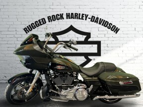 2026 Harley-Davidson® Road Glide® Olive Steel Metallic / Vivid Black Chrome Trim thumb 3