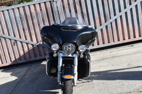 2019 Harley-Davidson® Ultra Limited FLHTK thumb 2